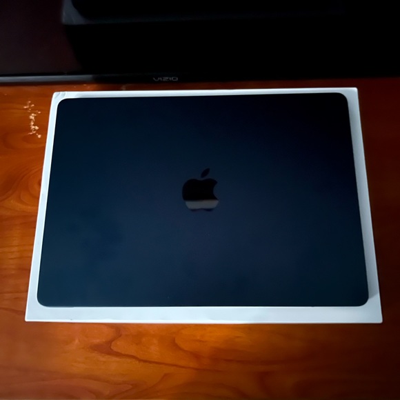I’m selling my mac book air or looking for a trade if interested